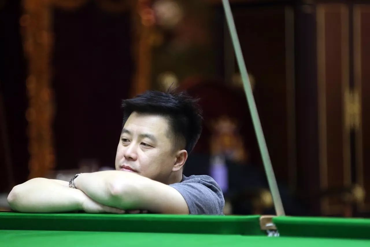 足球的一段 足球的一段