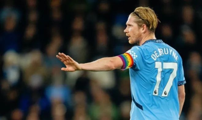 内维尔：曼联必须解决门将位置的问题，他们需要