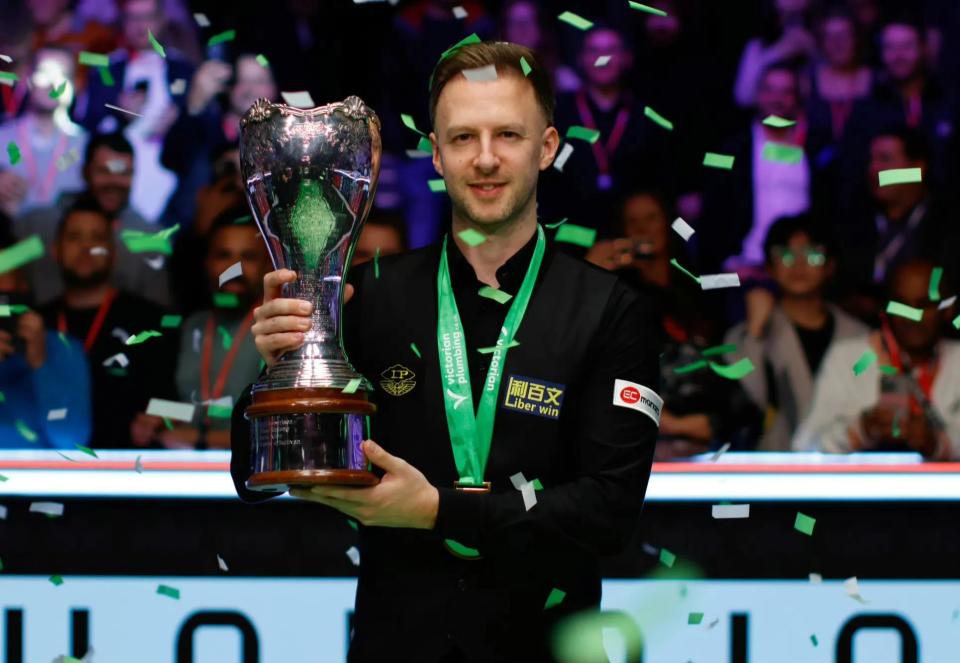 铃木彩艳：我知道目前有很多传闻，但我仍专注于帕尔马