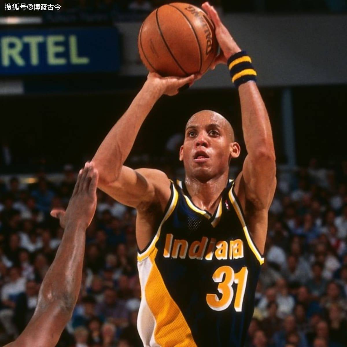 若高层和球 若高层和球