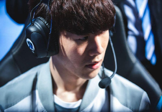 运动员在参 运动员在参